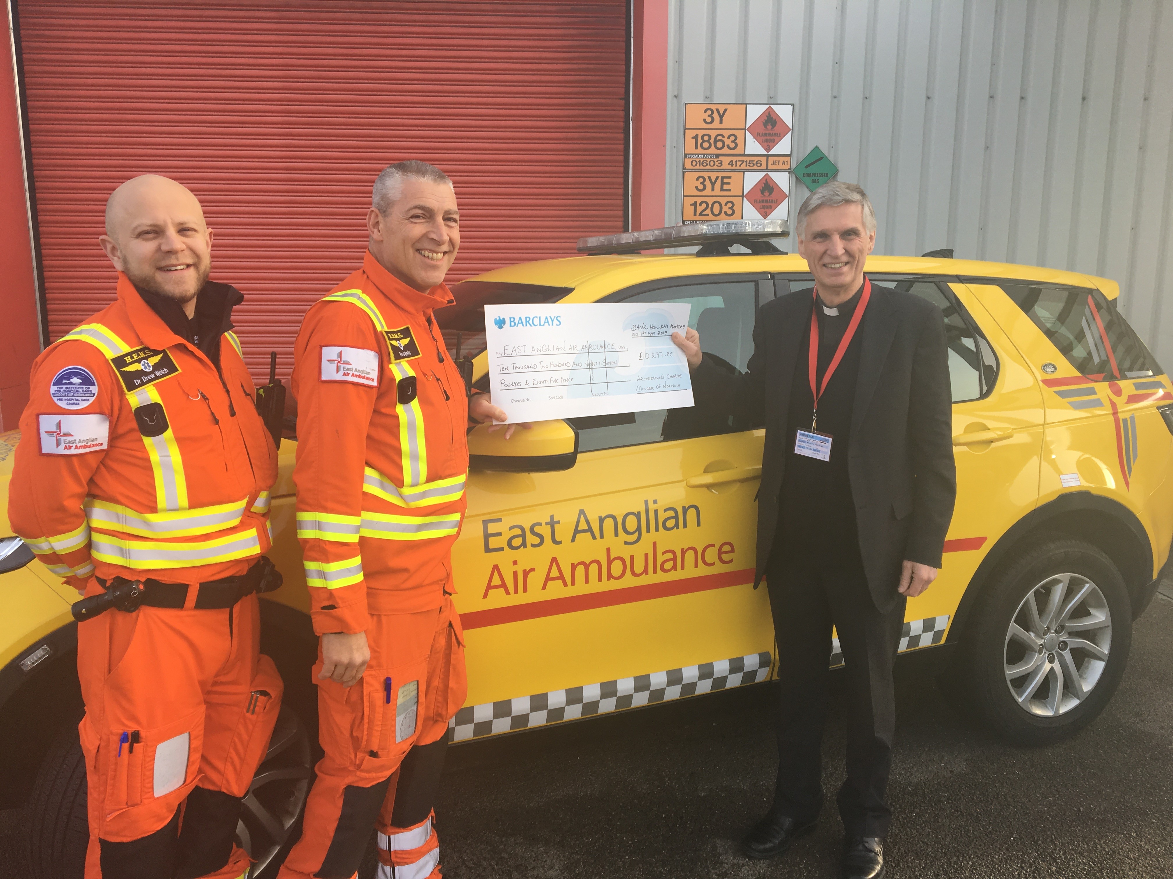 adn lynn presents cheque to eaaa 2
