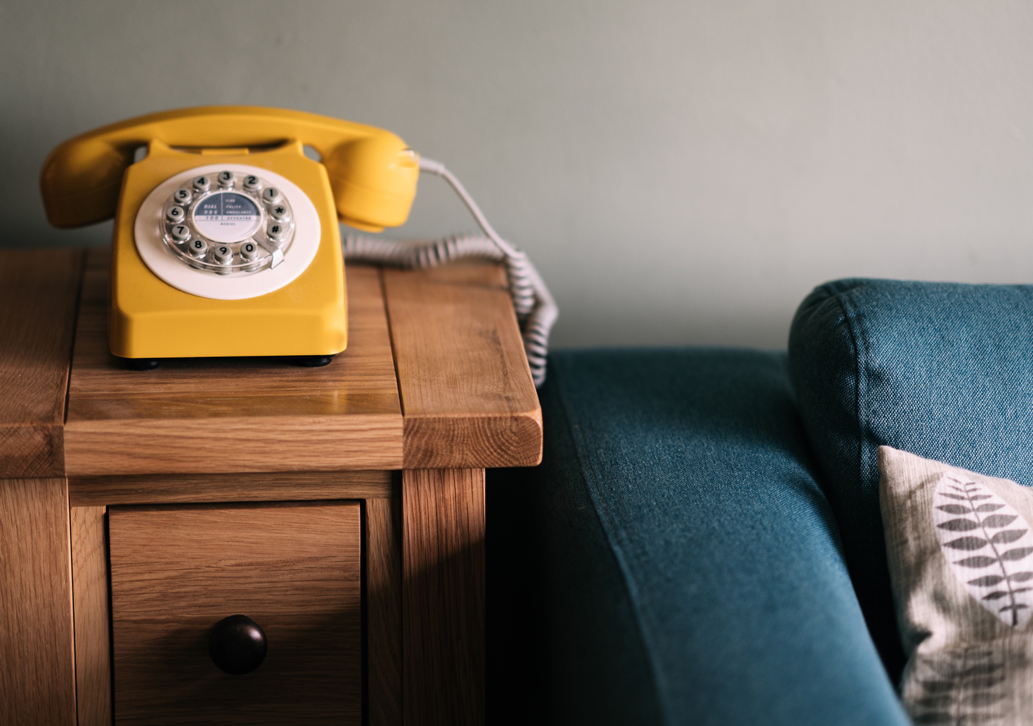 yellow-telephone-web