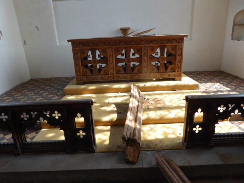 Wiveton church fallen beam 4