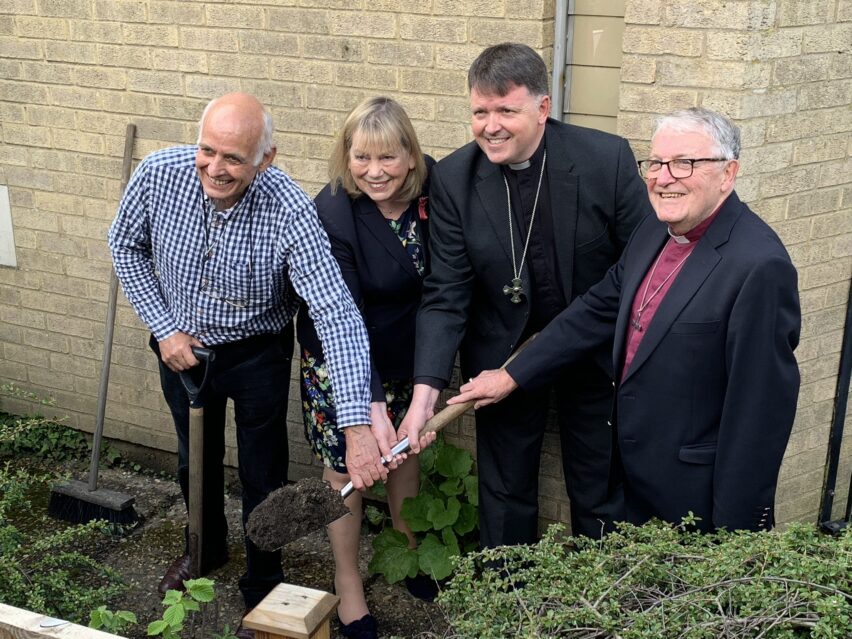 Planting the hazel tree at the synagogue