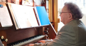 Arthur at Organ