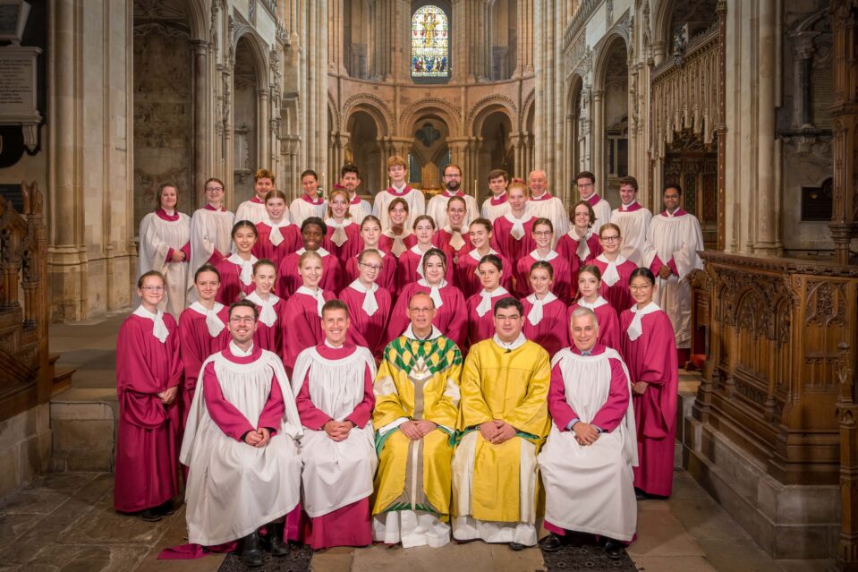 Senior Girl Choristers with Lay Clerks, Choral Scholars and Clergy (c) Bill Smith_Norwich Cathedral